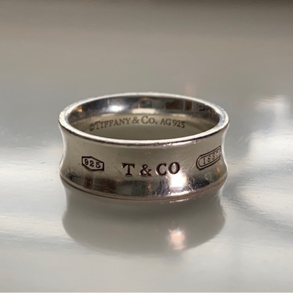 Tiffany & Company ring - Picture 1 of 2